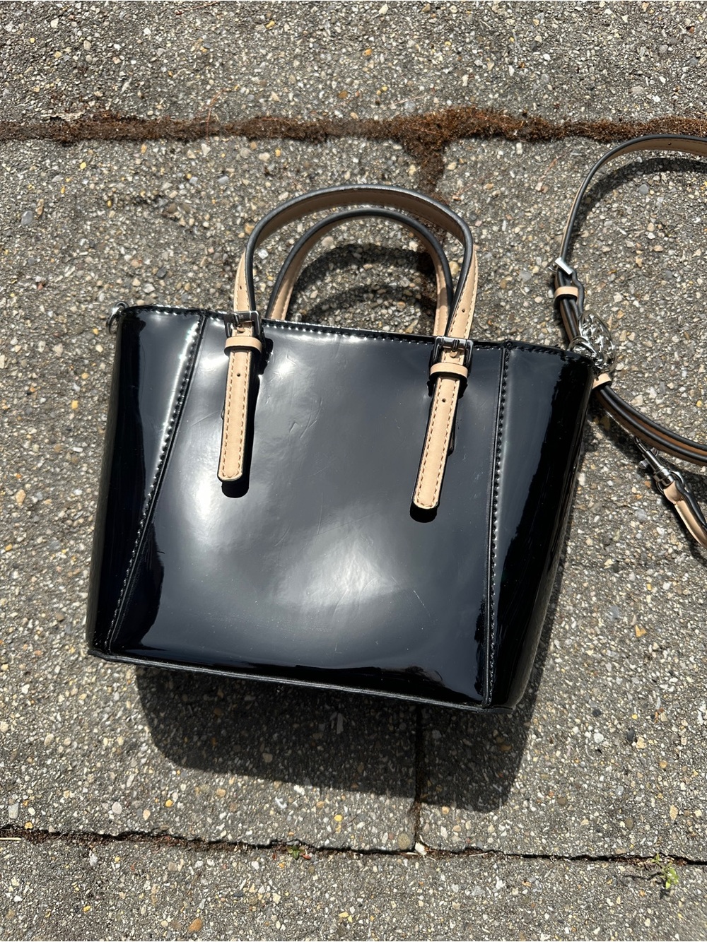 GUESS Delaney Black Patent Mini Tote Crossbody Bag Tan Strap - Picture 5 of 6